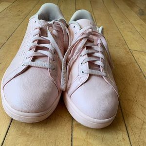 All pink monotone adidas 🌸💕👛